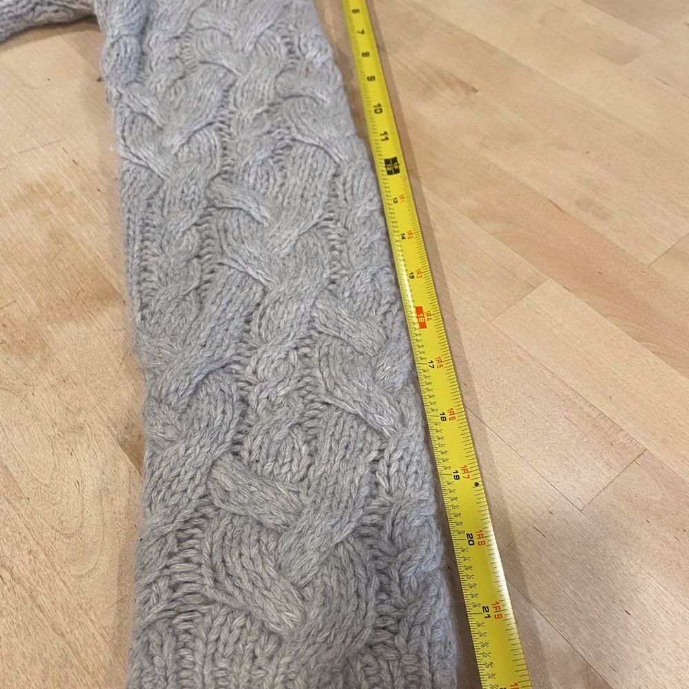 Express Handknit Lambswool size small light gray sweater. {127} - Picture 6 of 8